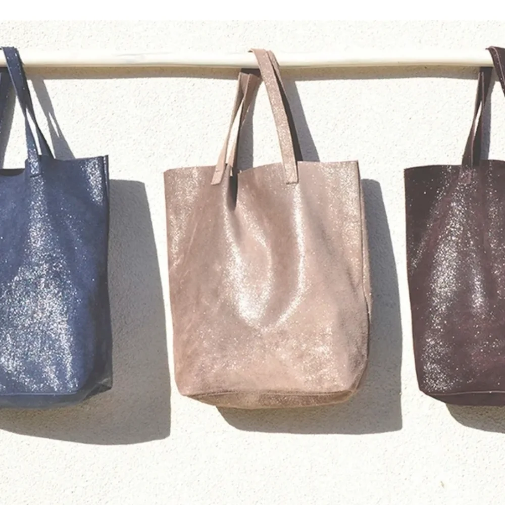 Monserat DeLucca Reversibal Leather Canva Tote Metallic Orange